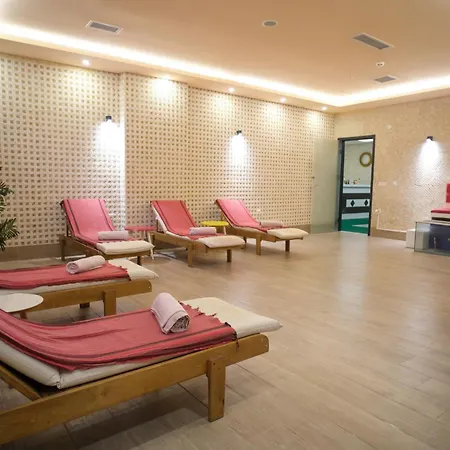 Hotel Graf Victor 4*