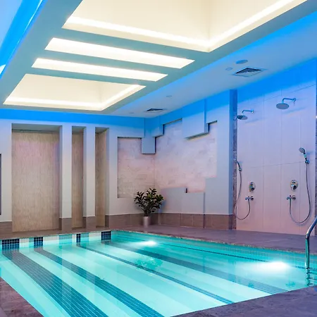 Hotel Graf Victor 4*