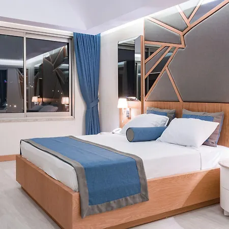 Hotel Graf Victor 4*